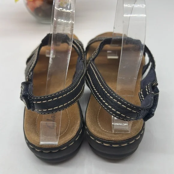 Clarks Black Sandals with White Stitching Size 7 MCS7378P - Picture 3 of 7